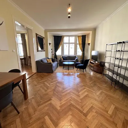 Apartment Gorkeho In Centre