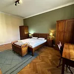Gorkeho In Centre Apartamento
