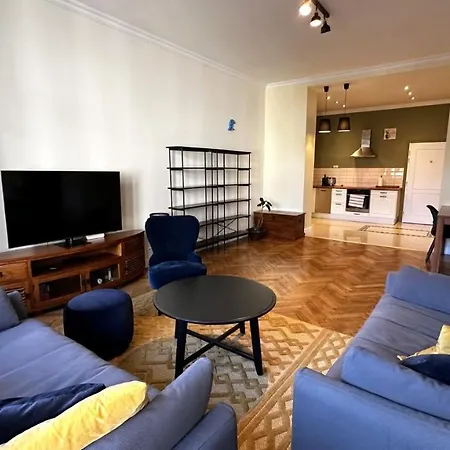 Apartment Gorkeho In City Centre